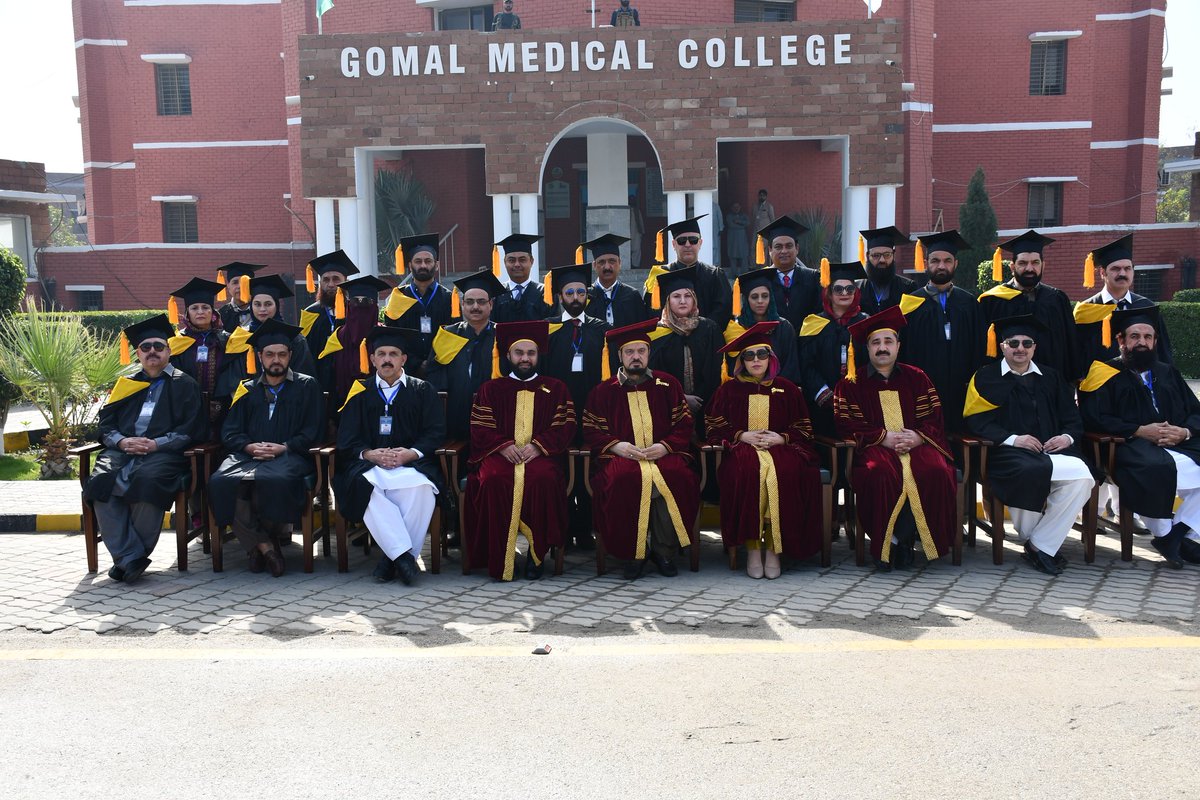 GomalCollege1's tweet photo. GMC organized a 5th Convocation 2023 for the graduates of 2009-13 &amp; 2017-22 session. Governor Khyber Pakhtunkhwa Haji Gulam Ali was the chief guest, Prof Dr. Zia Ul Haq vice chancellor KMU, Mr.Inamullah Khan Wazir Registrar KMU graced the occasion.
#GomalMedicalCollege https://t.co/ZR4rTL92YT
