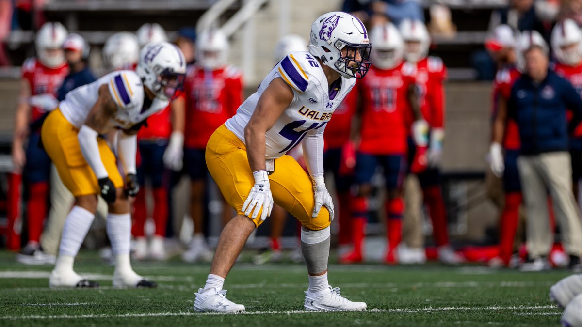 UAlbanyFootball's tweet photo. @Dylankelly_12 leads the @NCAA_FCS with 1️⃣3️⃣5️⃣ total tackles 💥

He is just 8️⃣ short of the UAlbany single-season record of 1️⃣4️⃣3️⃣ set by Ken Schoen in 1974 🤯

#UAUKNOW #WinTheDay 🟪🟨 https://t.co/mkL1gXum1q