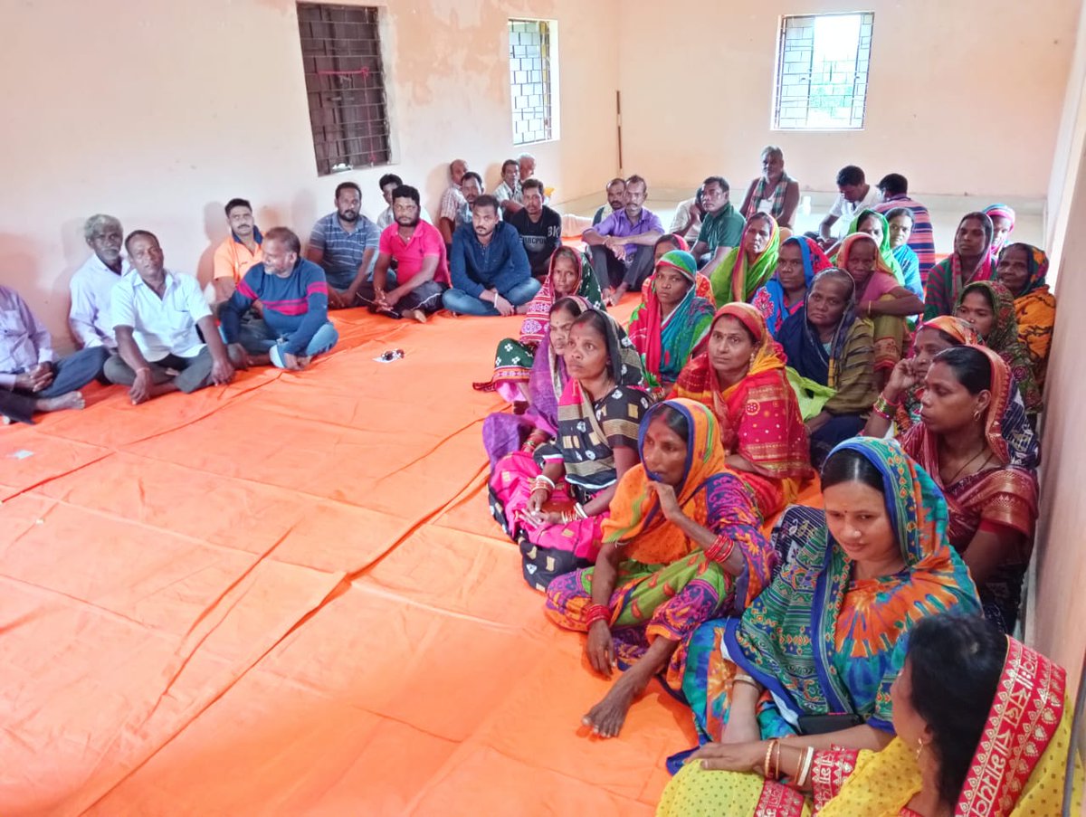 Jjs_Odisha's tweet photo. JJS collaborates with government officials organised a meeting on Housing scheme #PMAYG to empowering 47 #beneficiaries and 4 #Masons along with the #PRI members about cost-effective disaster-resilient construction.  @CatholicRelief @districtadmndkl #DisasterResilience #PMAYG https://t.co/MrD2ZPtITa