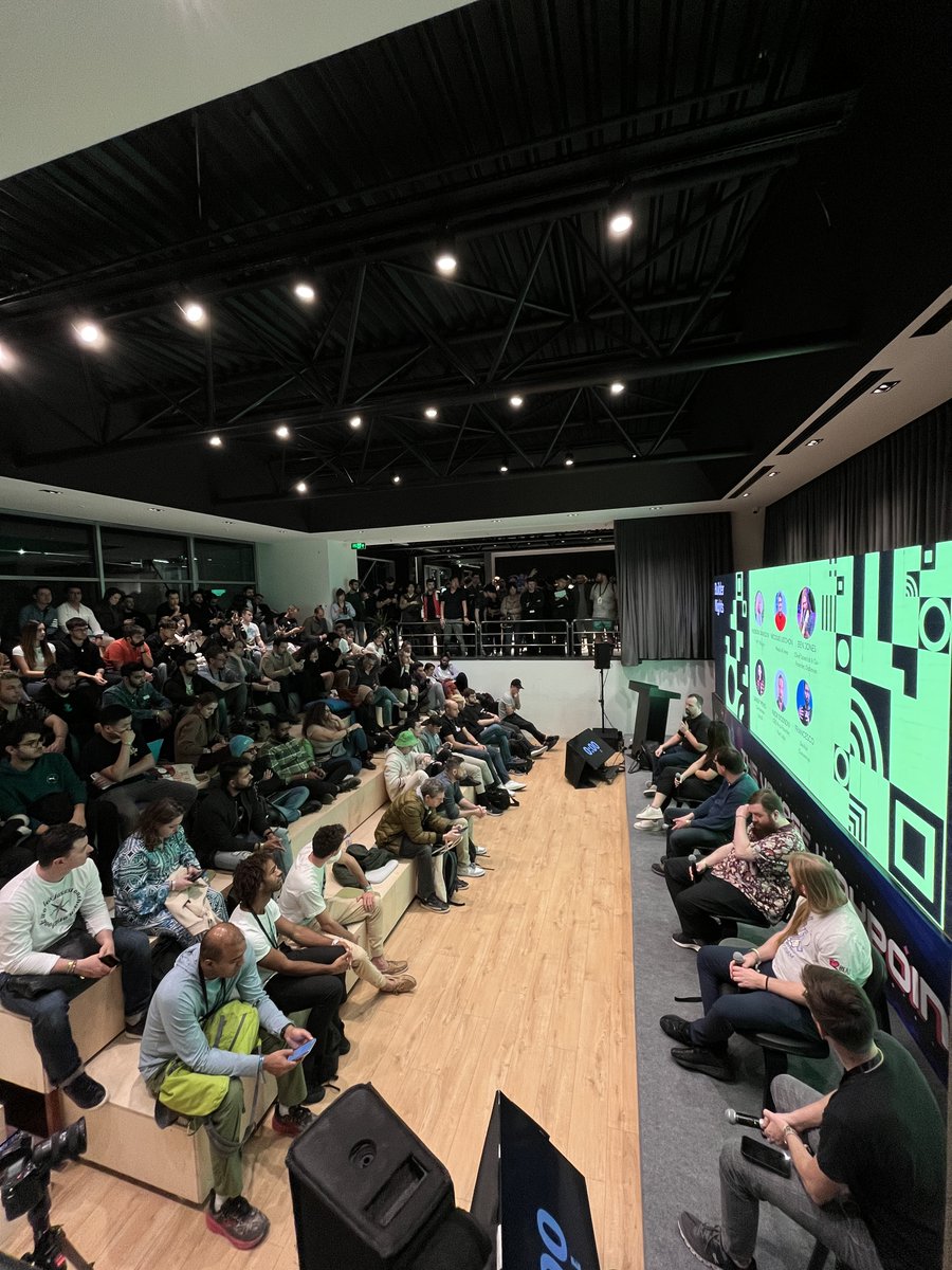The auditorium is reaching maximum capacity as <a href="/hudsonjameson/">Hudson Jameson</a>, <a href="/LineaBuild/">Linea.eth</a>, <a href="/ben_chain/">✨🔴_🔴✨ Ben Jones</a>, <a href="/IAmNickDodson/">nick.sway ⛽️</a>, and @SandyPeng1 take the stage. 💚

#DevConnect2023
