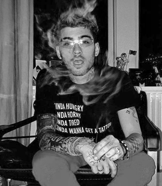 zayn in black&white ♡ (@bwzaynmalik) on Twitter photo 