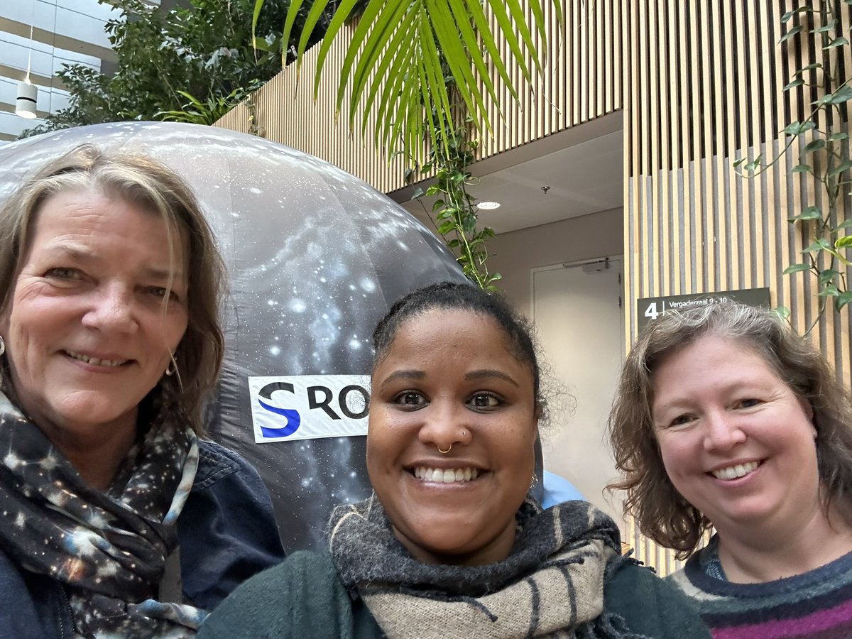 mariekebaan's tweet photo. Vandaag was bij @SRON_Space de officiële ingebruikname van ons derde mobiel planetarium. Op een mooie samenwerking en heel veel schoolbezoeken op het platteland en in de grote steden! https://t.co/pxIQnYfMQe