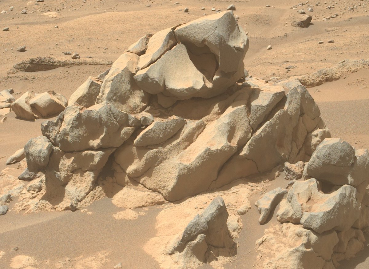 CerfiaFR's tweet photo. 📸 EN IMAGES | Certaines des dernières photos de Mars capturées par le rover #Perseverance de la #NASA. https://t.co/SilosLK1kS