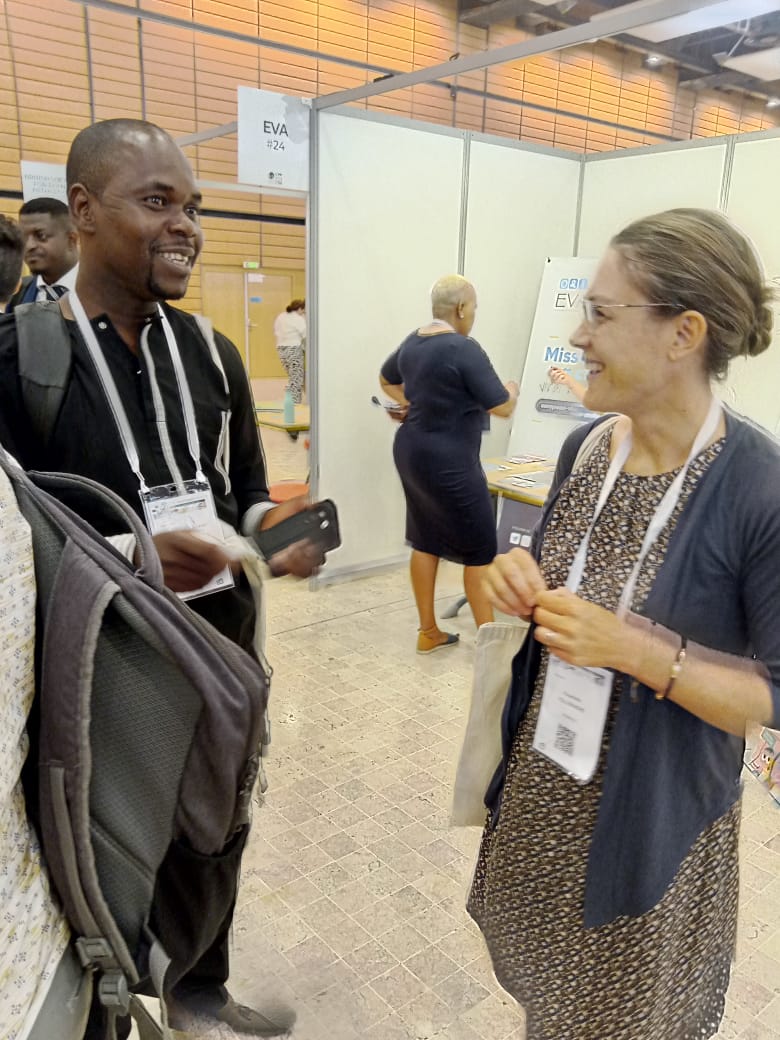 CETC_IL's tweet photo. Researcher Oumarou Dianda from the Institute of Environment and Agricultural Research joined experts at the Intl. Congress of Plant Pathology in Lyon, France! Explore Dianda's @CETC_IL paper on dieback management, vital for Burkina Faso's mango industry. 

https://t.co/f1QE7lWlAz https://t.co/p24Q3UHzUL