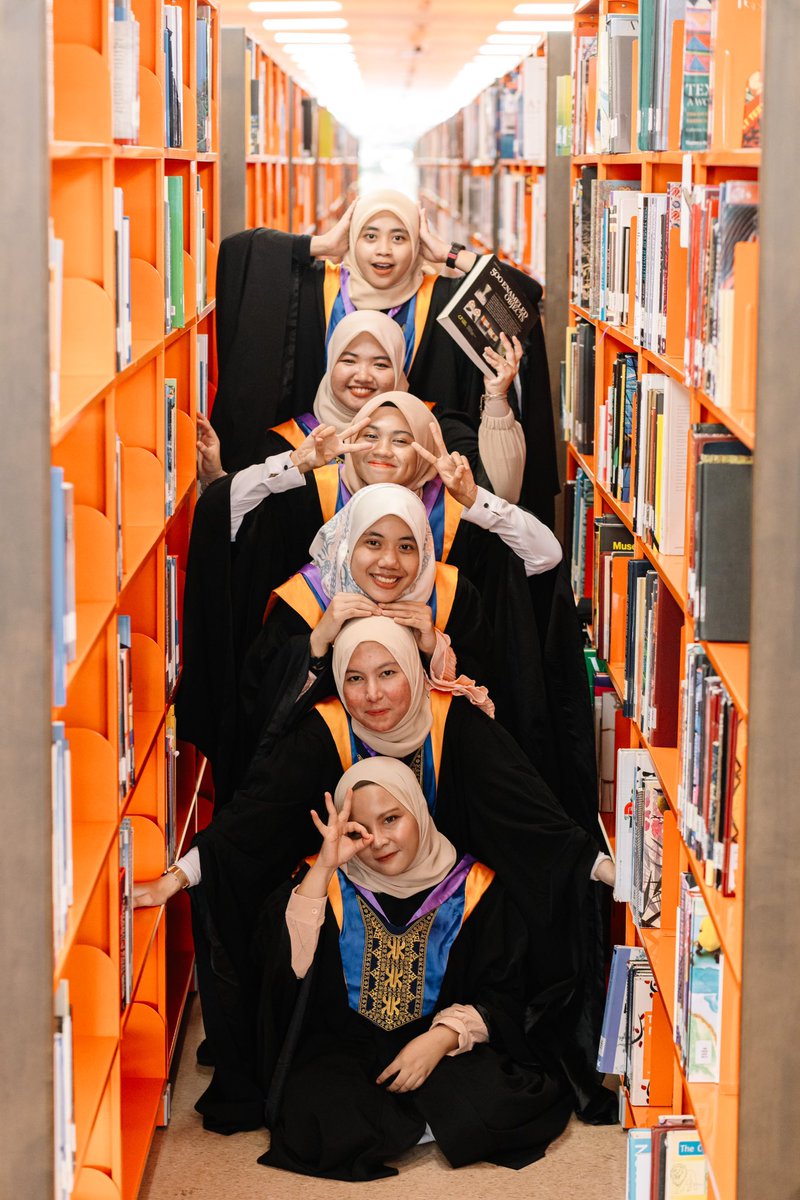 farrasweety's tweet photo. Convocation #umk #degree https://t.co/HpKZ81qMa1