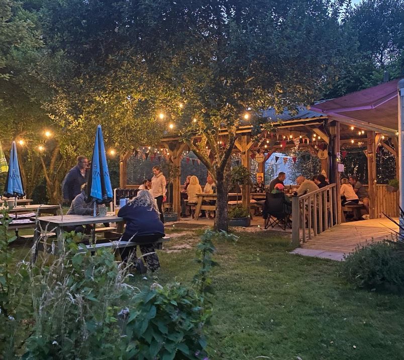 aroundaboutbrit's tweet photo. 🌿 Welcome to Tremarne Campsite - Your Serene Retreat on the Edge of St Austell! 🏕️
🍻 Socialise at the onsite bar. Relax with fellow campers & enjoy the laid-back atmosphere after a day of exploration.
https://t.co/KEbLhM5bDZ
#Holiday #Family #Pets #OnsiteBar #Relax #StAustell https://t.co/IwNtx658CX