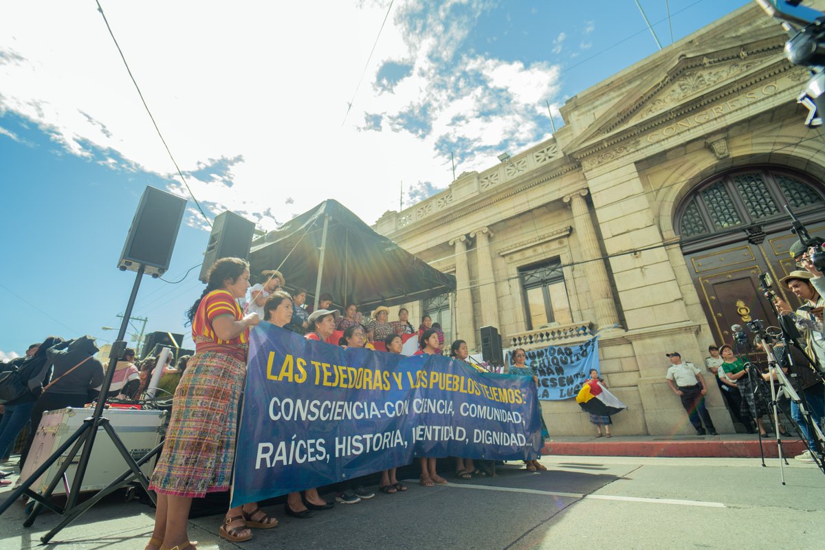 afedesac's tweet photo. El Movimiento Nacional de Tejedoras condena enérgicamente cualquier intento de socavar las instituciones democráticas y la voluntad del pueblo.

#resistencia #democracia #Guatemala
#YoapoyoalasTejedoras #sialainiciativa6136 https://t.co/IS7QUvUFp1