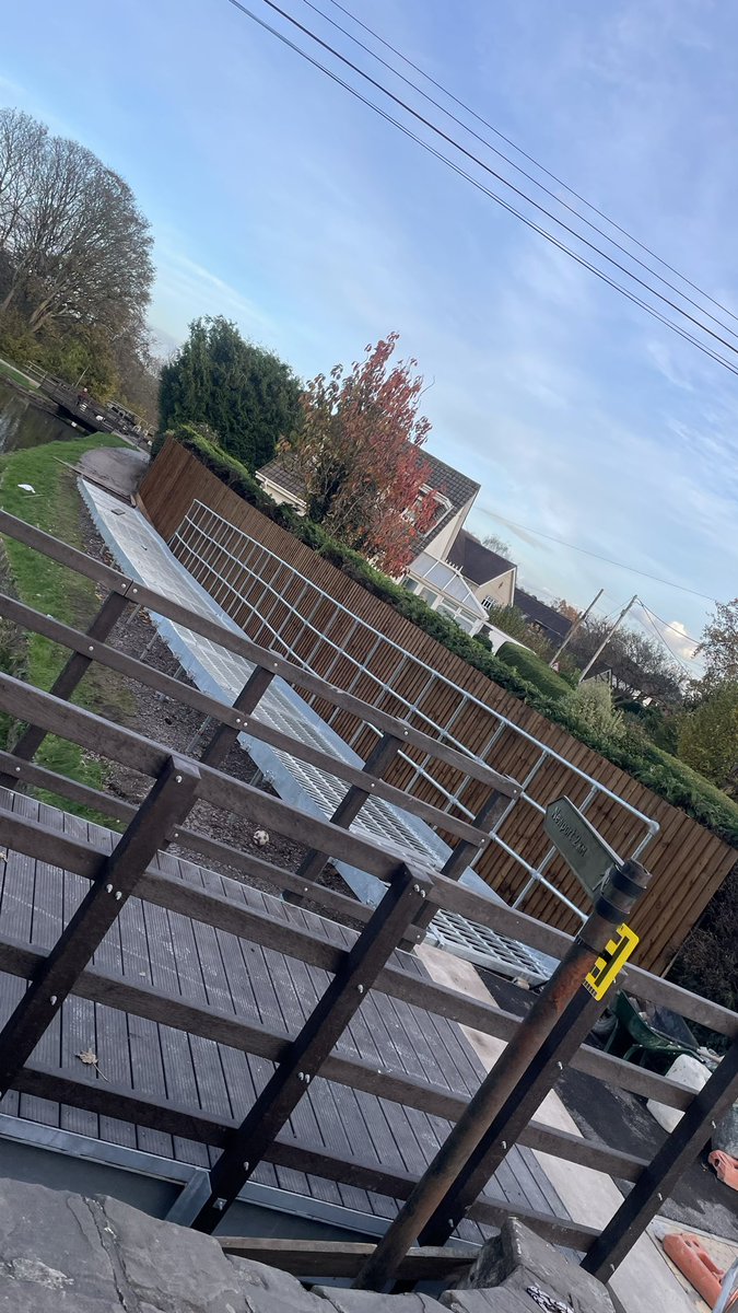 therealezzy99's tweet photo. What have you done!! @NewportCouncil @NFitzLtd @FourteenLocks !! You’ve played an absolute stinker here fair play!! #fourteenlocks #14locks #steelwalkway https://t.co/e5R6Cp3ZTf