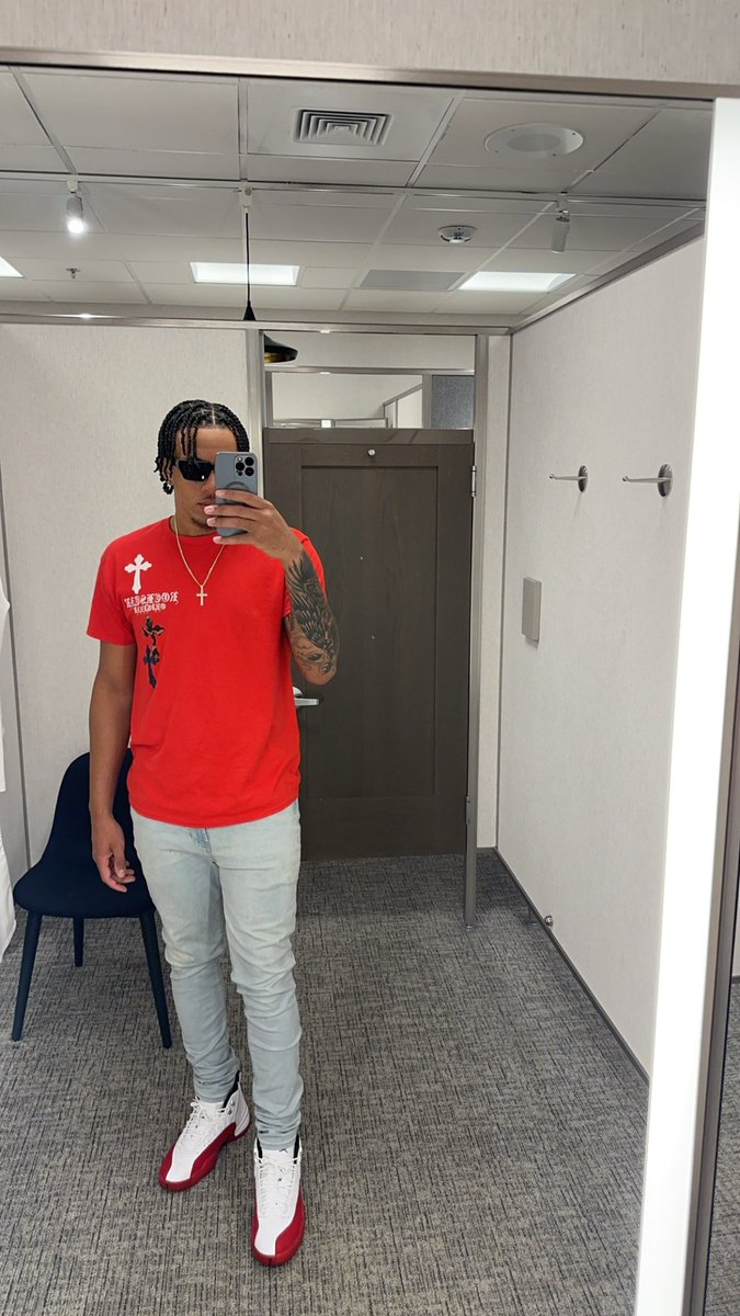 Dtaae3's tweet photo. I Put That 💩 On From Head To Toe That’s Why I Can’t Do The Selfies 🤳🏌️ https://t.co/1A6RdVwJEL