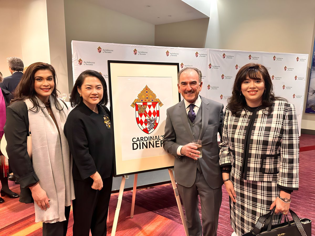 CCSNewcomers's tweet photo. #ThrowbackThursday to the Cardinal Dinner where business, community, political, and religious leaders came together in fellowship. Together, we embrace our shared responsibility to strengthen the fabric of the communities we serve.🫱🏼🫲🏿💙#CCSTeam #CardinalDinner2023 #CommunityUnity https://t.co/zJrKWp1b26