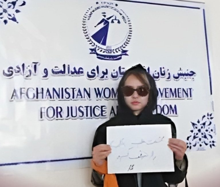 She is arrested and imprisoned by Pashtun terrorists for wanting freedom for others.
On November 11, 2023, the Taliban handcuffed Parisa Azadeh and took her to an unknown place and imprisoned her.
#FreeParisaAzada
@HRC @hrw @SR_Afghanistan @UNHumanRights #StopHazaraGenocide