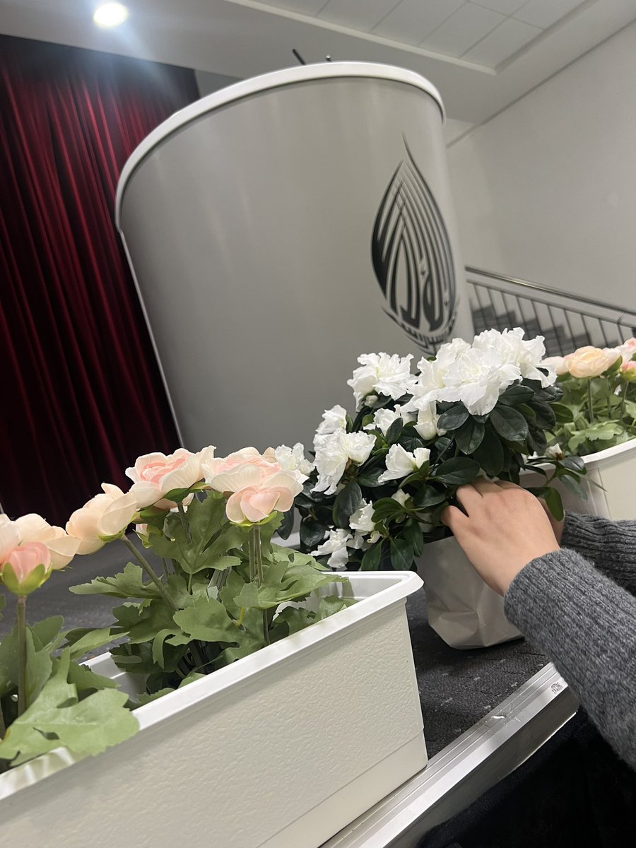 LajnaNorge's tweet photo. Forbereder oss til #VoicesForPeace arrangementet som blir holdt i kveld her på Baitun Nasr Moské. 

@AMJ_Norway https://t.co/ivWWLTCP9e