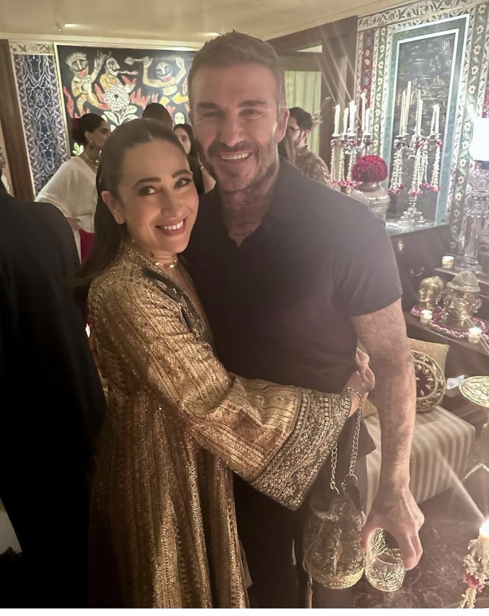 YearOfTheKraken's tweet photo. Why do Bollywood celebrities have to embarrass themselves every time an international celebrity visits India https://t.co/xyutLuFpBU