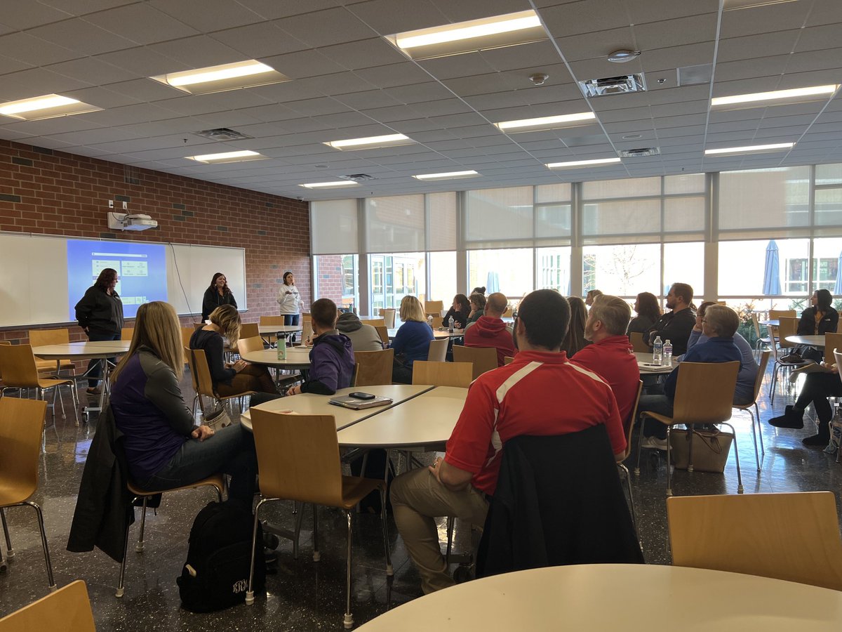 What’s a conference without going over “best practices?” Our friends from ⁦<a href="/WarriorRunSD/">WarriorRunSD</a>⁩ talk with other educators about great ideas &amp; activities they do at their school. Sharing = caring. ⁦<a href="/J_Renaissance/">Jostens Renaissance</a>⁩, ⁦<a href="/NorthAtlanticJR/">North Atlantic Jostens Renaissance Region</a>⁩