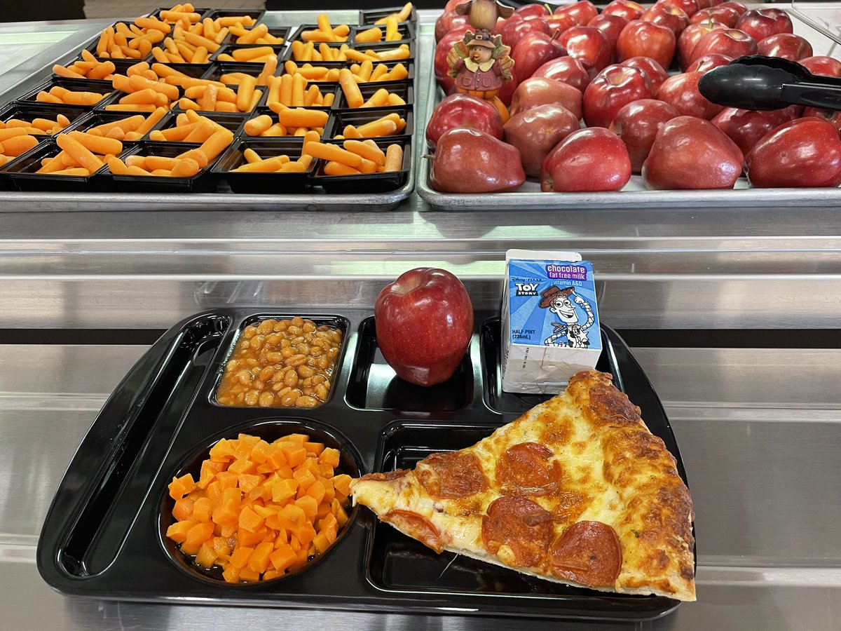 Serving up delicious pizza 🍕 or fabulous meatball subs today ❤️🍎🥕😋