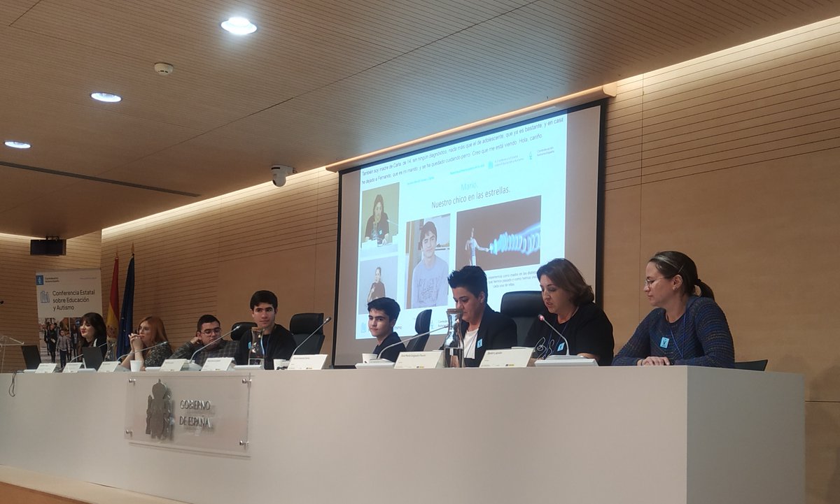 Las familias señalan que, aunque la parte académica es importante, no hay que olvidar la social: la importancia de relacionarse con los demás, de pertenecer a un grupo y de tener amigos. #ConferenciaEducaciónAutismo