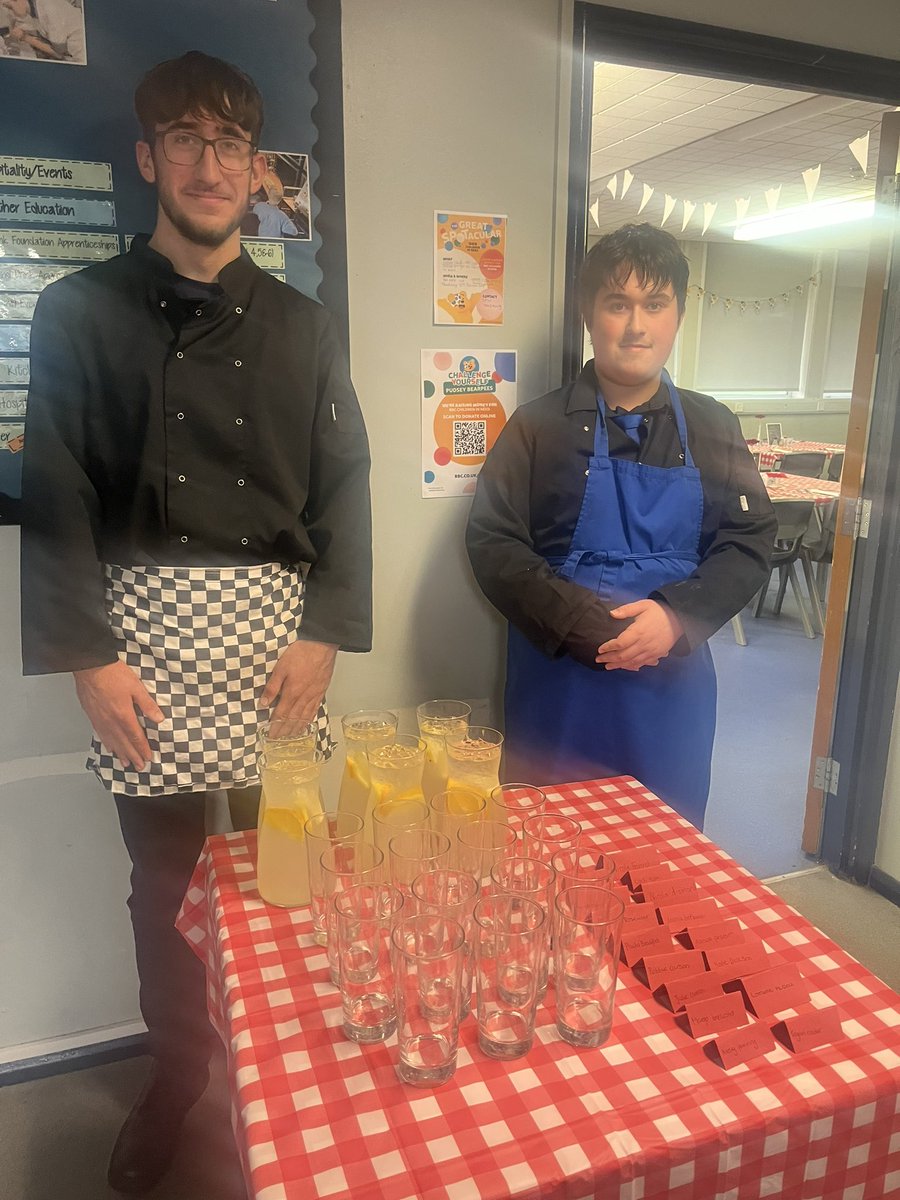 Service! Kitchen and FOH ready for service. The SfW team stood up to the challenge and were ready to feed 20 LA staff a three course, Italian-themed lunch. 👏🏻 <a href="/Linlithgow_Acad/">Linlithgow Academy</a> <a href="/LATechnologies1/">Faculty of Technologies</a> #skillsforwork