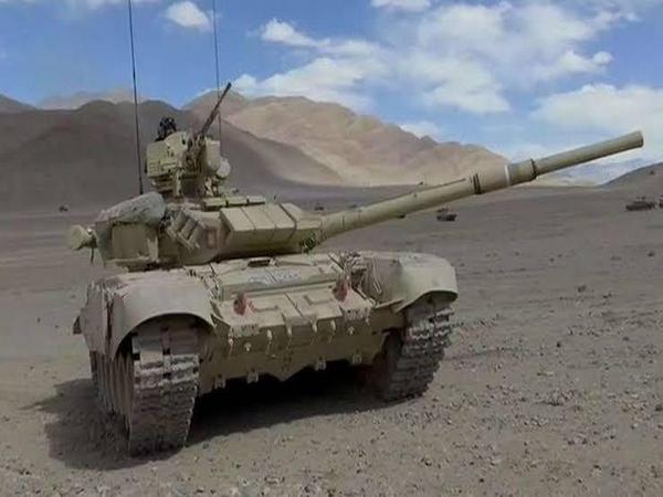 jankibaat1's tweet photo. Breaking News: India Opts for American Power Plants in Zorawar Light Tank Project Despite German Engines Availability
#ZorawarLightTank #GermanEngine https://t.co/uqEqHyJJHX