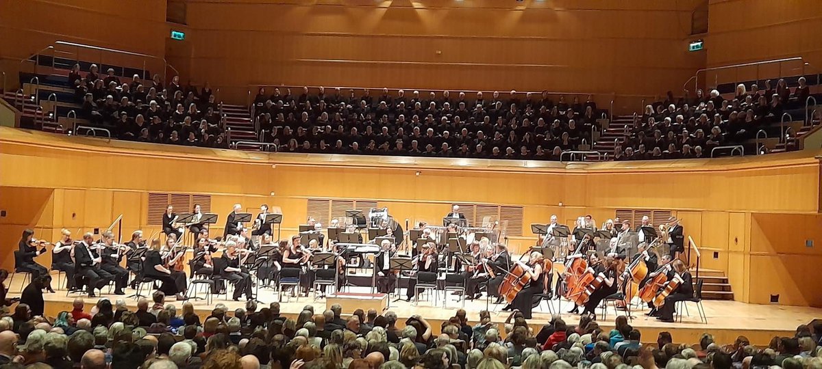 LordProvostGCC's tweet photo. Sublime to attend the City of Glasgow Chorus joined by Leeds Festival Chorus for a special 40th anniversary performance of Verdi's Requiem. 

Magnificent performance. 

Bravo to conductor @PKeohone @ScottishOpera @CityGlasgowChor @LFChorus. 🎼 https://t.co/FtOgBEi6pN