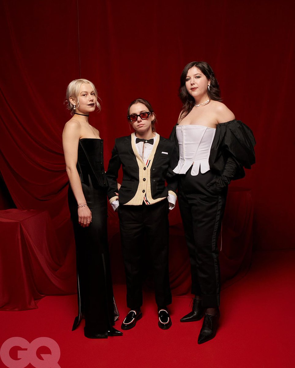 ThePhoebeRoom's tweet photo. 📸 | boygenius at the 2023 #GQMOTY awards https://t.co/v8yKBkGMhg