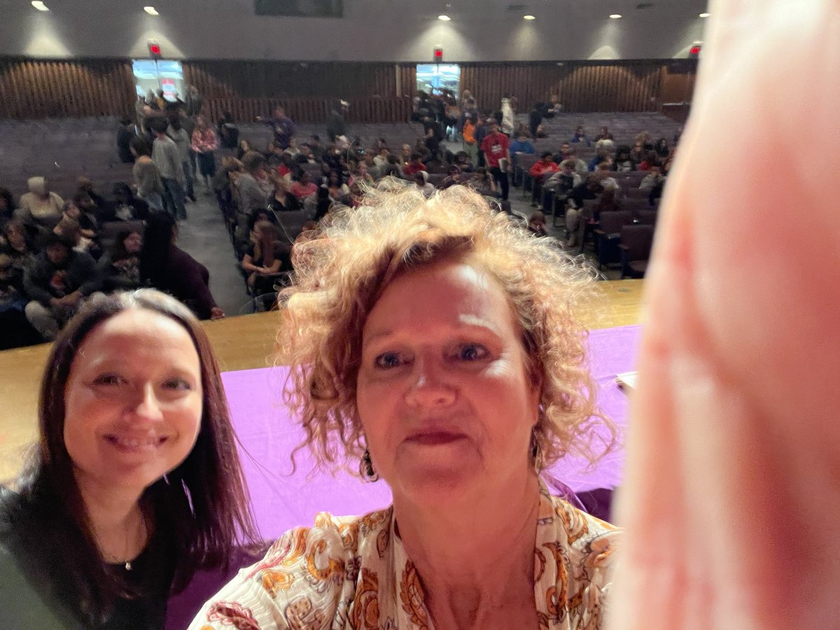 KogerAngie's tweet photo. Great way to start your morning by talking career exploration with Muncie Central sophomores. Thanks for the opportunity #ProjectLeadership #MuncieCentral #JamariusJennings #IUHealth https://t.co/rZknvOLTe6