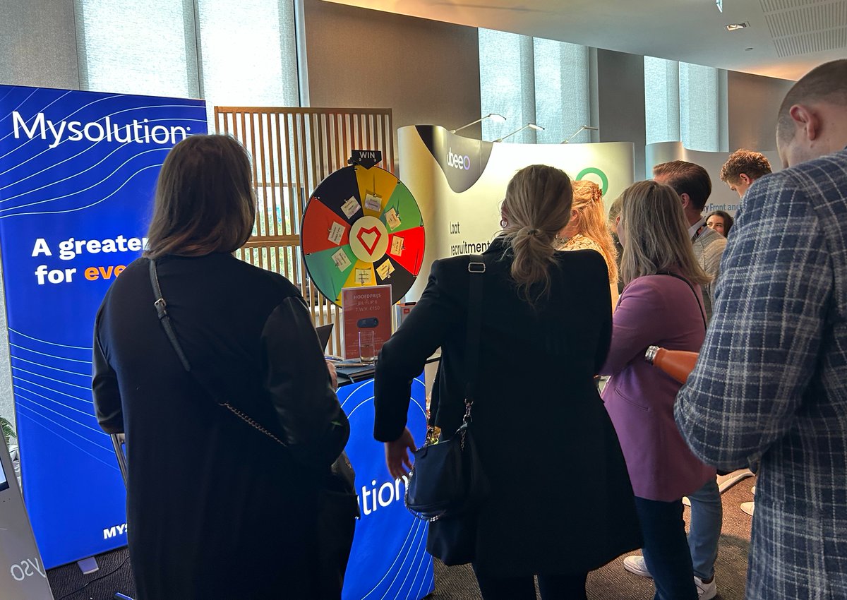 Mysolution_2005's tweet photo. Onlangs waren we aanwezig op het @RecrTech Event, hét platform voor (toekomstige) recruitmenttechnologie! 🌐

#recruitmenttech #recruitment #recruitmentsoftware #toekomstgerichtondernemen #toekomstgerichtdenken #innoveren #mysolution #agreaterjobforeveryone https://t.co/J0znJMmfxA