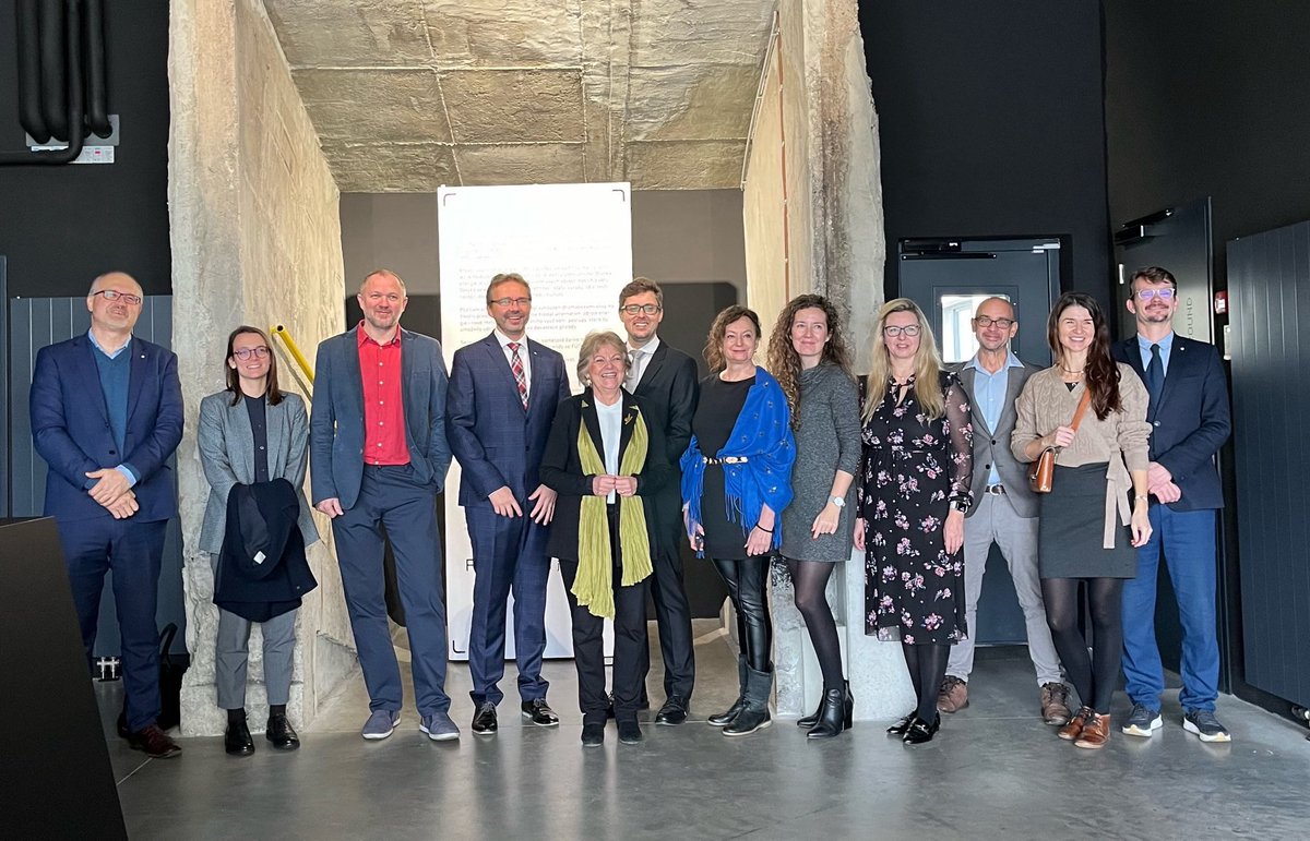 ElisaFerreiraEC's tweet photo. Exploring #Futureum museum in Ostrava's revitalized @DolniVitkovice - a former coal industrial giant complex turned into a vibrant cultural &amp; social hub with an international soul ➡️ supported w/ € 3.4 million from
#CohesionPolicy

#NewEuropeanBauhaus

👉 https://t.co/zAGhawdGNJ https://t.co/LHRZk4nFDq