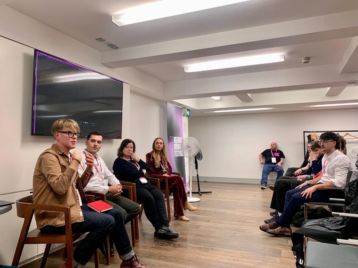 ScoreDrawMusic's tweet photo. On day 2 we had fantastic music executive, Fiona Harte, who set a brief for 5 more @IvorsAcademy &amp; 5 NI songwriters to create music for a Christmas ad! 🎄

We then played everyone’s songs at @BelfastMedFest &amp; they were EPIC 👏 

Huge thank you to all who made the camp possible! https://t.co/VSQC0ubflZ