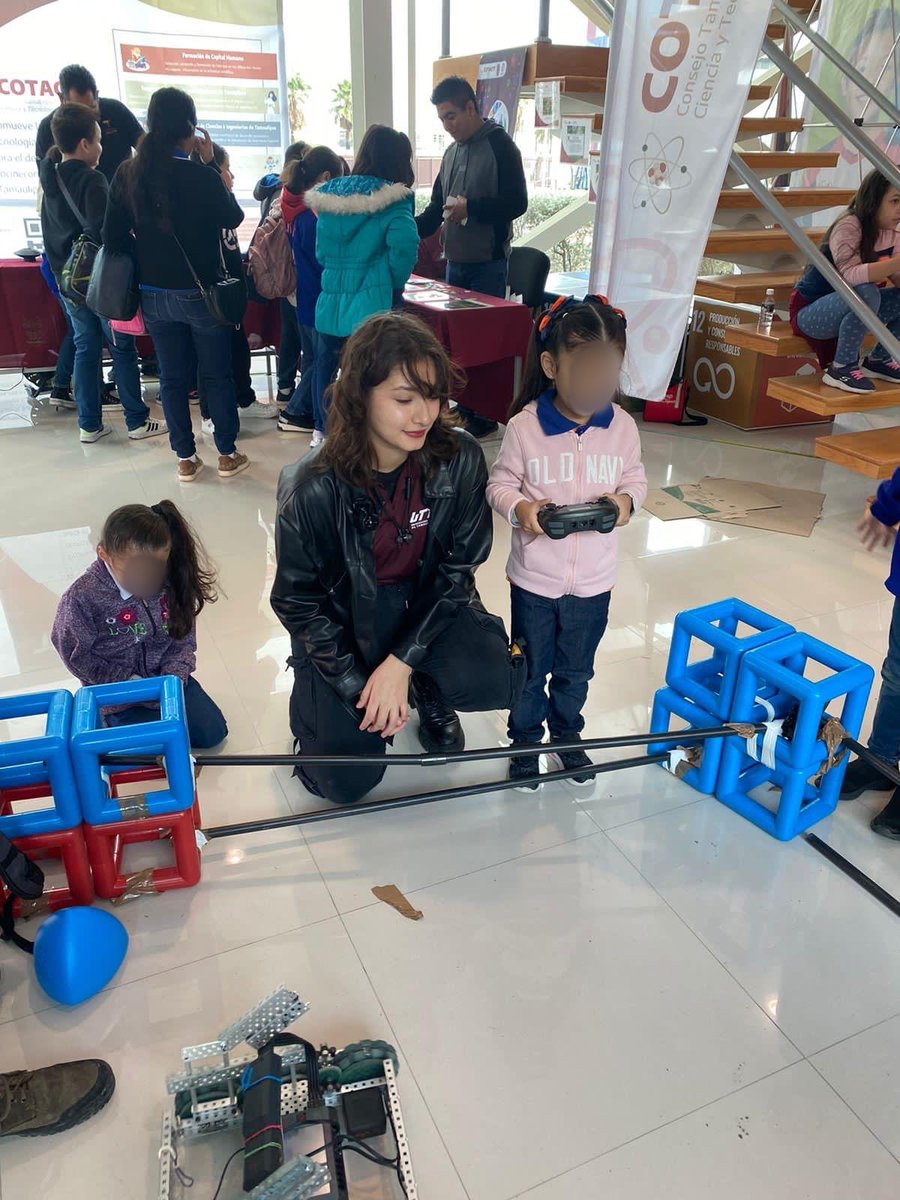 UTTamNorte's tweet photo. Nuestro Club de Robótica 🤖 estuvo presente en la Octava Feria Infantil de Ciencia y Tecnología, en el centro de biotecnología genómica de IPN donde alumnos de educación básica aprendieron de una manera divertida sobre ciencia, tecnología y arte.
#UTTN #ClubDeRobótica #Educación https://t.co/r8or8VF4vi