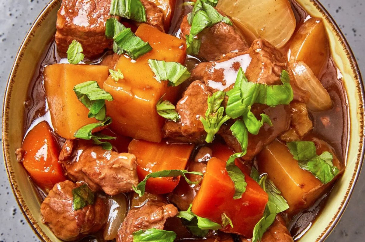 It's dark, it's cold, it's wet - the perfect time for some delicious British beef stew...