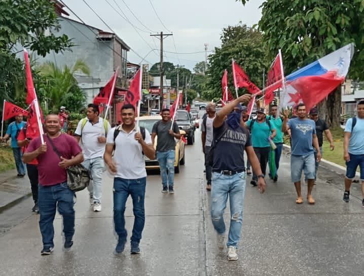 conusi21's tweet photo. 👷📢 ¡SUNTRACS, afiliada a CONUSI, dice presente hoy en el Paro Nacional!

Unidos en la lucha por un Panamá sin minería.

¡Tu participación es esencial en esta causa! 🇵🇦

¡Unidos, firmes y decididos !" 💪

#SUNTRACSEnAcción #ParoNacional #CONUSIUnida #CONUSIEnAcción https://t.co/Es6Ws6NWbY