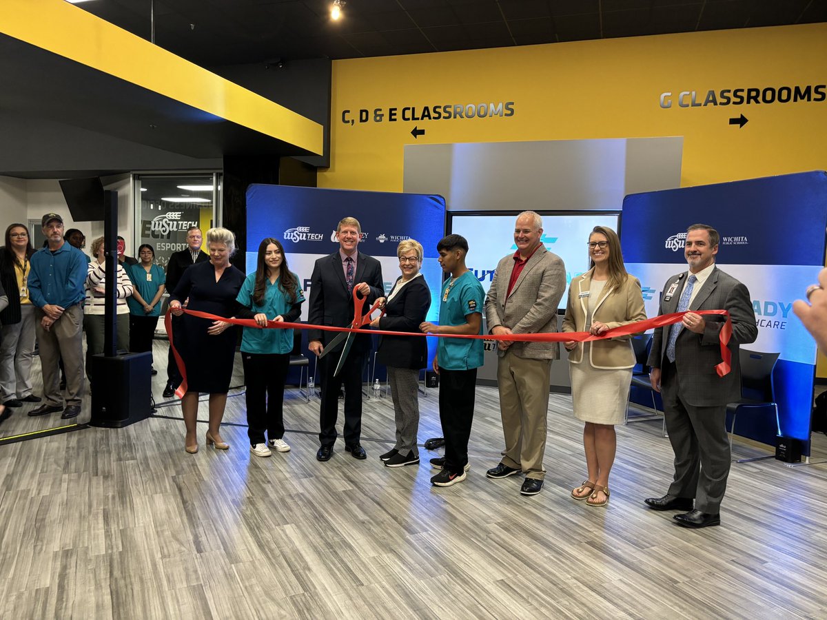 WichitaUSD259's tweet photo. This morning a ribbon cutting was held for the FutureReady Healthcare Center, a partnership between Wichita Public Schools, WSU Tech and Wesley Healthcare. @WesleyMedical @wsutech 1/2 https://t.co/gffmR4Nwy5