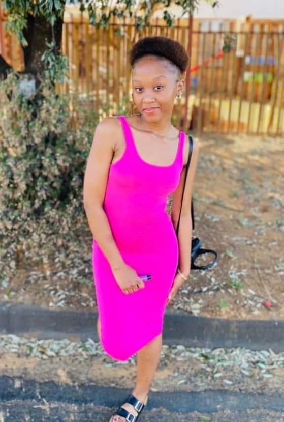 Am_Blujay's tweet photo. Lesy Motaung has been missing for  two weeks now, she was last seen in Westdene Bloemfontein.

Repost and share widely! https://t.co/819ovRCOBK