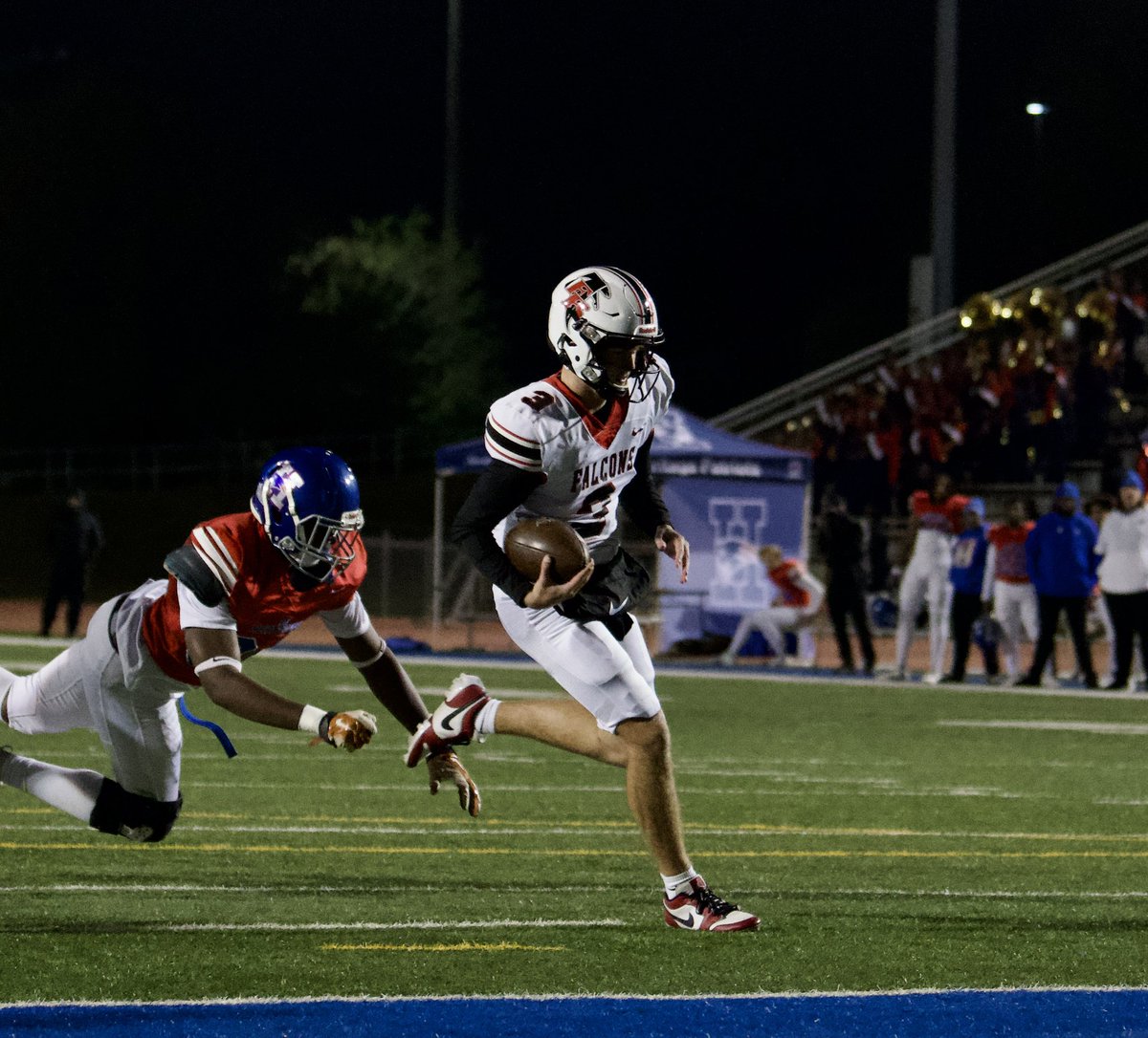 Josh_Oliver2's tweet photo. Senior Season highlights❗️
Coaches check it out.
https://t.co/PzWhKwwVjf

@jntester @Micheil_Hill @RecruitGeorgia @NEGARecruits @BEAUSA_org @RustyMansell_ @JeremyO_Johnson @GAEliteClassic @CoachEarl_ @GHSFdaily @recruitNE_GA @One11Recruiting @FootballBranch @BranchRecruits https://t.co/72dfq5UyaR