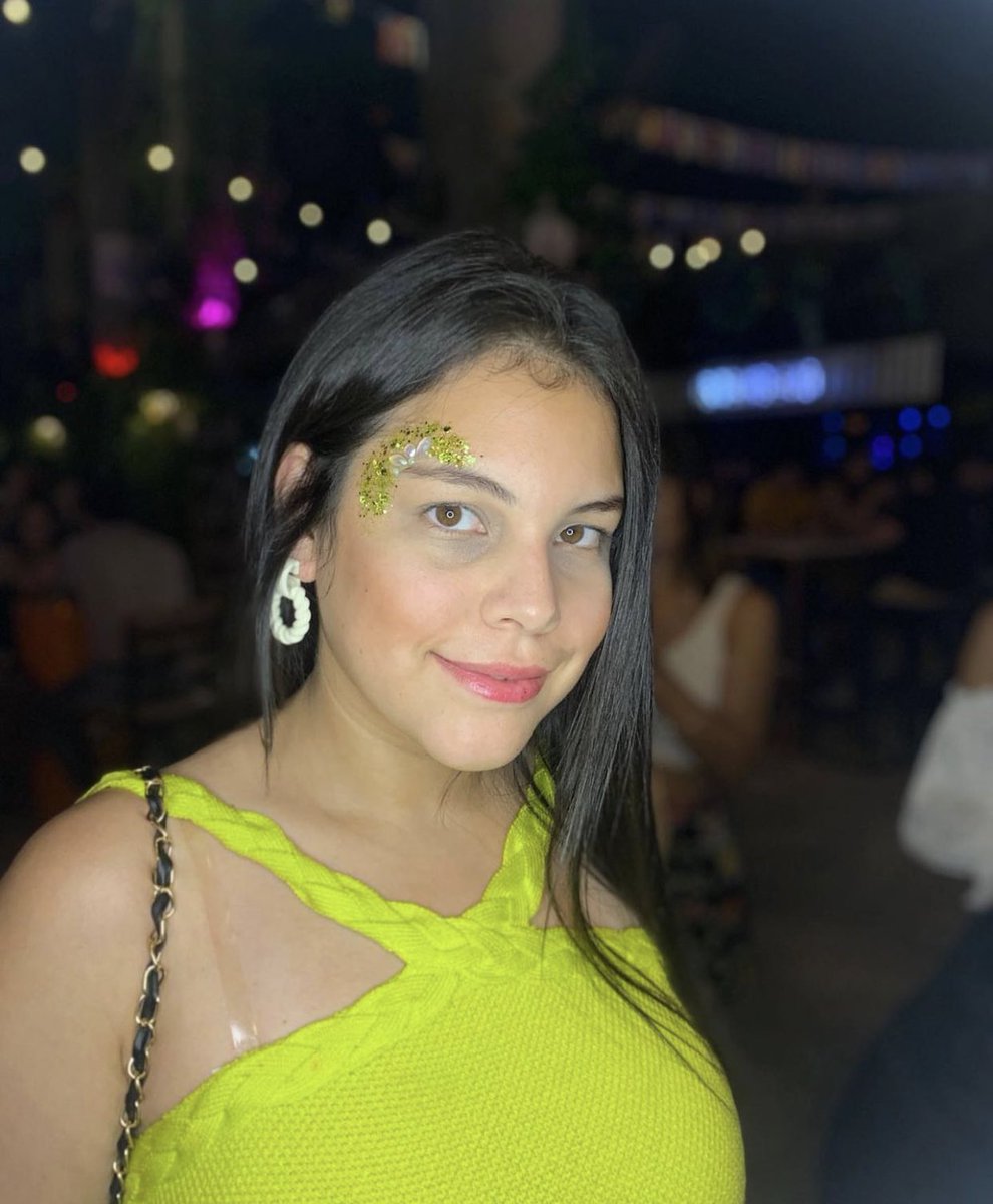 _paivaivana's tweet photo. Hola amigos de X🥰 Llegan las fiestas de fin de año y vengo a ofrecerles el servicio que estoy haciendo hace más de 1 año y es geniaaal💃🏻 El Glitter Bar se adapta a cualquier evento y es un plus divertido✨ 
📲0983018416 te pasamos presu🥳
@elebeautypy en insta! 
Rt porfis🙏🏻❤️ https://t.co/l792mYeyQt