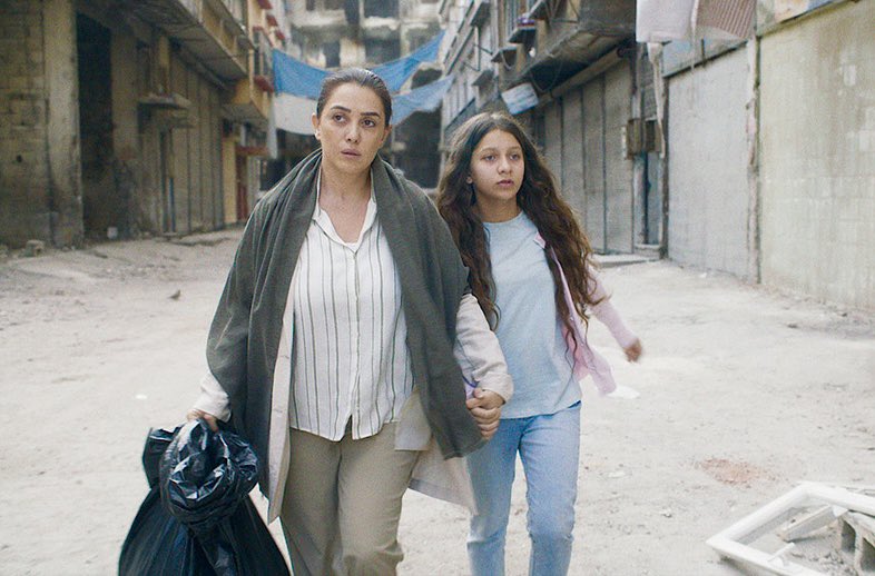 noir_arcenciel2's tweet photo. #Nezouh 🎬🇸🇾
I dunno how a war-themed movie could be this sweet. It’s raw, simple, sad & depressing yet so lovely & even funny sometimes. It’s a cute coming of age story amid a horrific war. Cinematography and score are so good. The cast is nice too, Samer ElMasry is spectacular. https://t.co/QXaWN9ZhQE