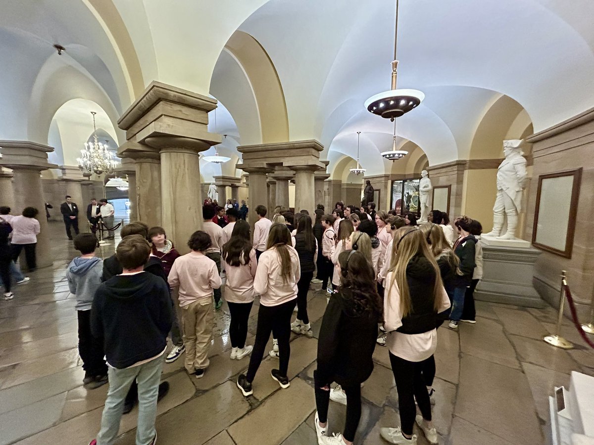 #Bus1 is exploring the Capital Building and we’re starting at the center of the city, in the crypt. <a href="/ClaggettMCS/">Claggett MCS</a> <a href="/MrCondit/">Brian Condit</a>