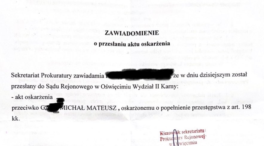 sawardega's tweet photo. Influencer Michał G. oskarżony o popełnienie przestępstwa z art. 198 kk.

Art. 198. Seksualne wykorzystanie bezradności lub niepoczytalności innej osoby
Kto, wykorzystując bezradność innej osoby lub wynikający z upośledzenia umysłowego lub choroby psychicznej brak zdolności tej osoby do rozpoznania znaczenia czynu lub pokierowania swoim postępowaniem, doprowadza ją do obcowania płciowego lub do poddania się innej czynności seksualnej albo do wykonania takiej czynności,
podlega karze pozbawienia wolności od 6 miesięcy do lat 8. 
#pandoragate