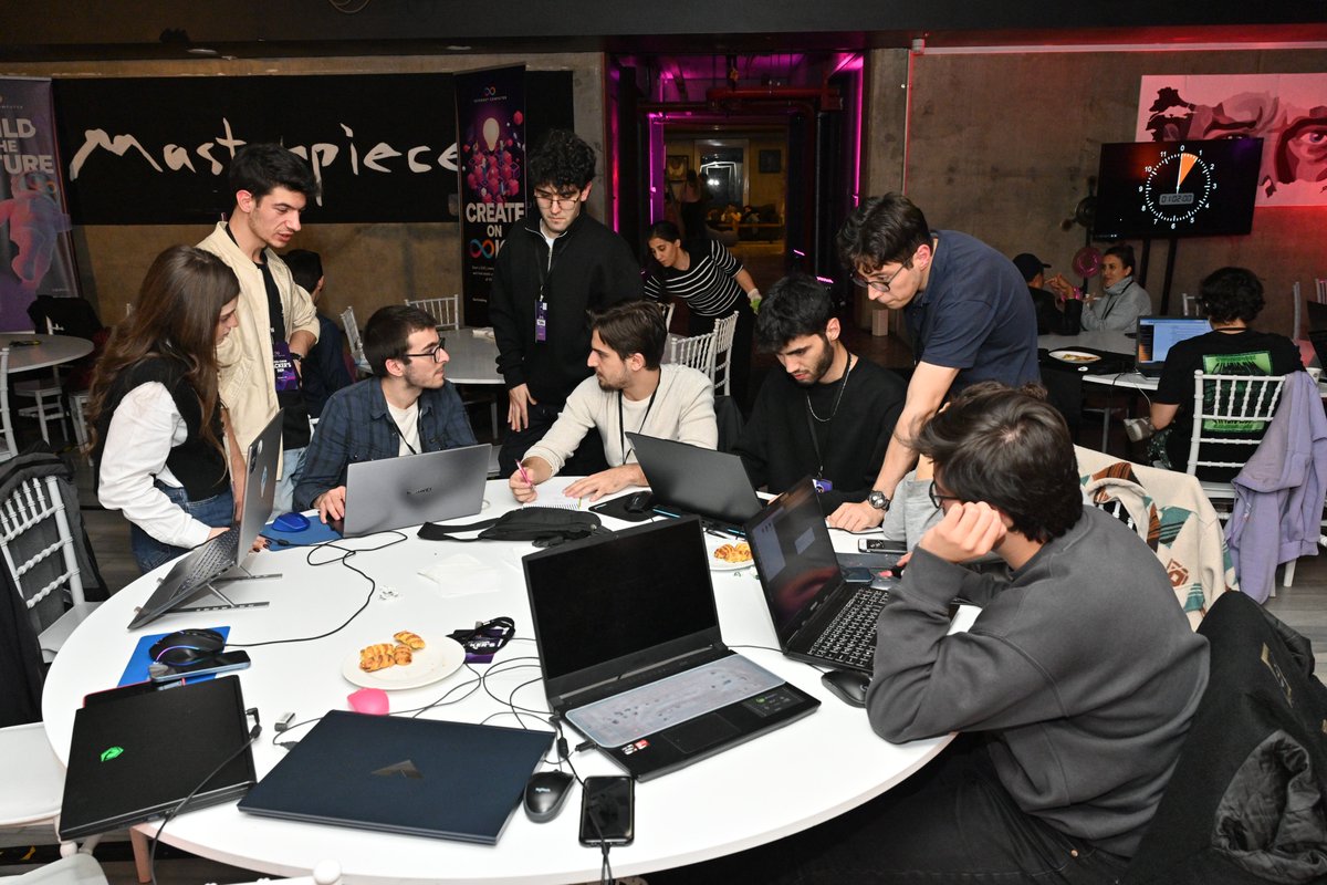 icphub_TR's tweet photo. And now, the moment everyone was waiting for... 🥁

Lights dimmed, keyboards clacking – the hacking session was ON! 💻

Participants were turning ideas into reality, one code line at a time.  #ICPHackersDen https://t.co/j1I6q77SeZ