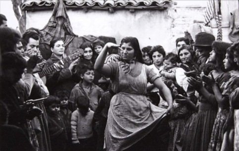 FlamenkarCC's tweet photo. Para todas aquellas personas que se esfuerzan en surgir con el Arte Flamenco, que se les triplique económicamente su esfuerzo. Día Feliz Internacional del Arte Flamenco: https://t.co/vSOD6Gyvii