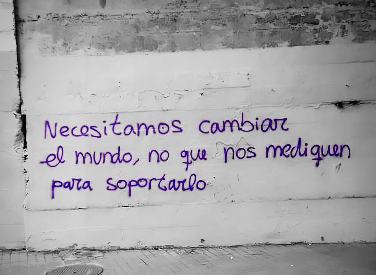 multiforoalicio's tweet photo. Las paredes aconsejan https://t.co/EwFGHJEg0U