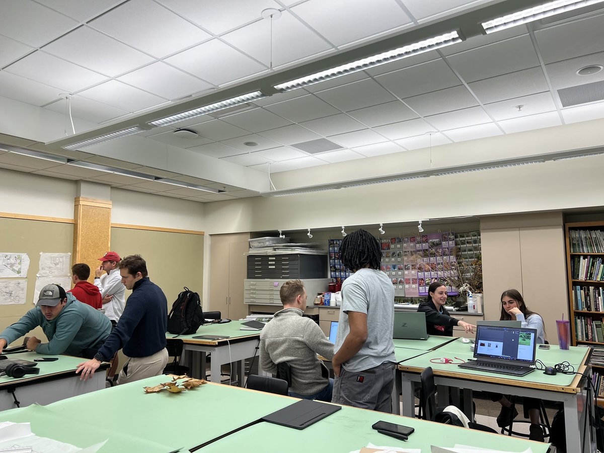 byf_kim's tweet image. Informal very valuable peer review energizes students and puts a new set of eyes on their work. Great process for #presentation and #CriticalThinking in PLAS 467/567/867. @UNL_IANR @unlagrohort @UNLarchitecture