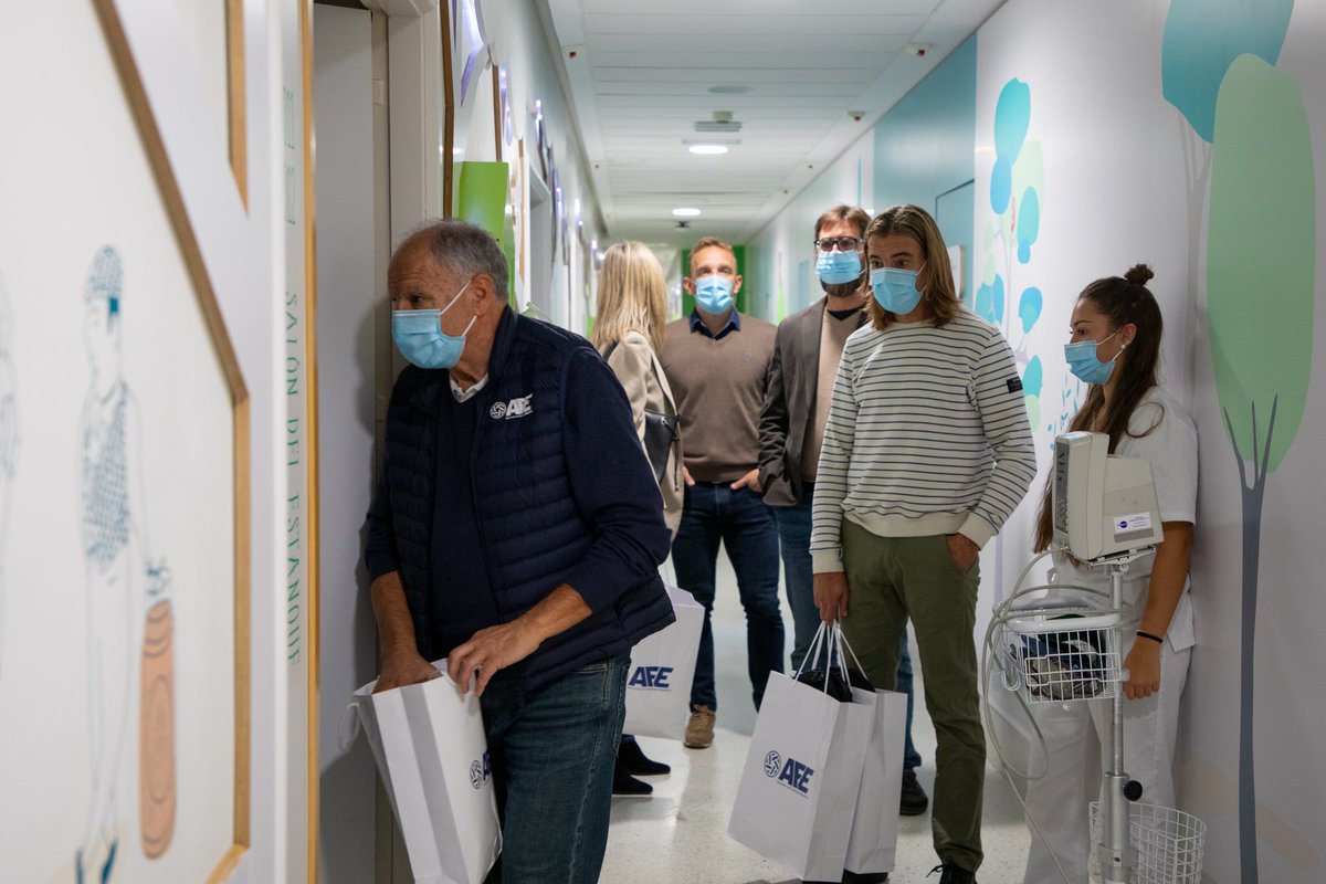 🏥🧸 Campaña de Navidad: #AFEFútbol visita hospitales, fundaciones y asociaciones para el tradicional reparto de regalos.

🔗 afefutbol.com/Visitas-Hospit…

👉🏻 Este jueves 16 de noviembre una delegación de la asociación visitó el Hospital Infantil Universitario Niño Jesús.