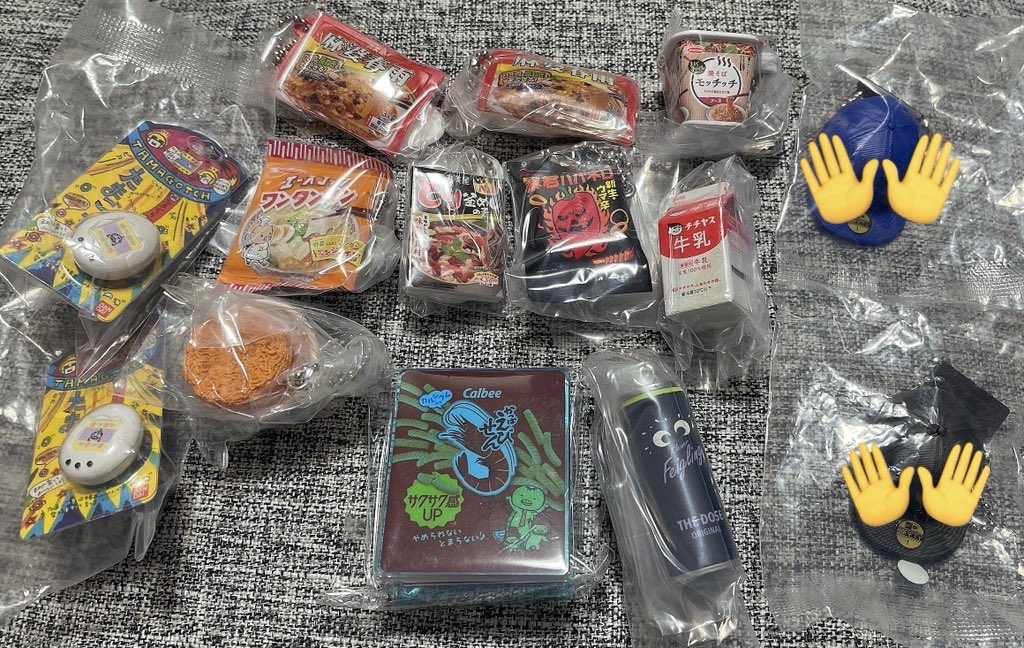 LDH_39R's tweet photo. @jin_sb_aka @saya16202594 マルコメみその料亭の味だし入り
スナックパン  イングリッシュマフィン
この3点求めてるんですが交換可能なものありますか？ https://t.co/66SVeE82Pa