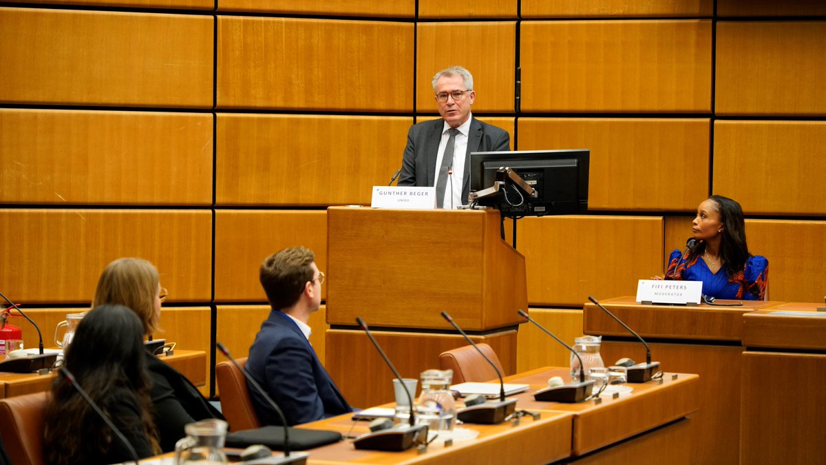 At this year’s #LKDForum: Skills for Sustainability in Global Supply Chains, #UNIDO’s MD Gunther Beger emphasized the importance of improving skills & knowledge relevant to #inclusive & #sustainable #IndustrialDevelopment More👉tinyurl.com/2p8rhyxc