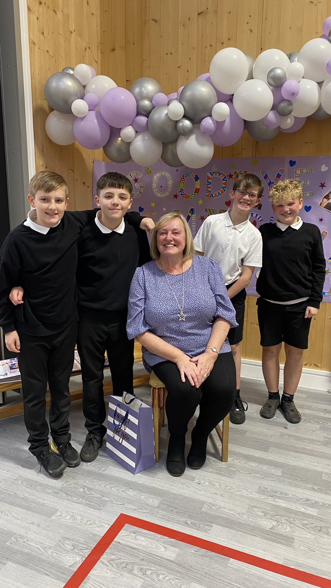 Annick PS & EYC tweet media