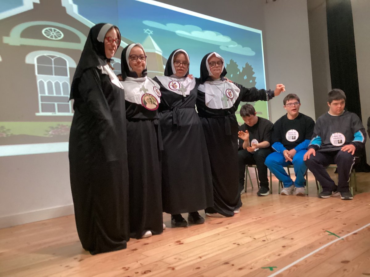 mcorredentora's tweet photo. 🎭 Hoy Mauricio Garrigou y Juana María Desclaux han sido protagonistas de un Taller de Teatro en el que hemos recordado la fundación de la Congregación de las Hermanas de Nuestra Señora de la Compasión ♥️

 Gracias hermanas por regalarnos día a día vuestra entrega, acogida,cariño https://t.co/1gShbNk4vL