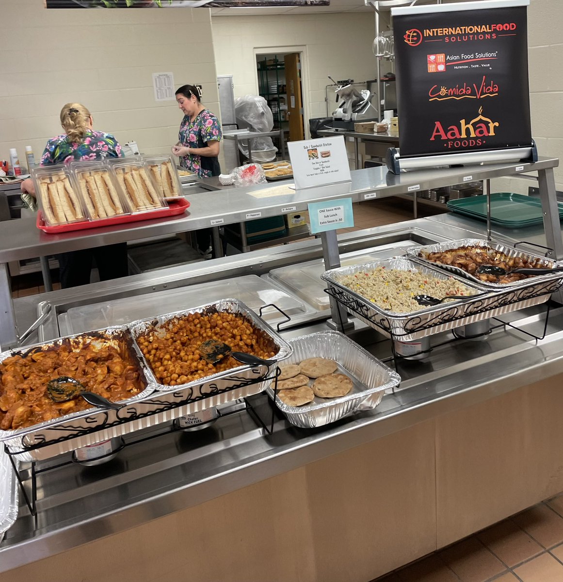 SNS_Amherst's tweet photo. Steele HSโ Student Nutrition Advisory Council (SNAC) tasted some Indian Cuisine today! International Food Solutions came with samples!
@SteelePrincipal @MrToney2 @snaohio @SchoolLunch #CometCuisine #CometCafe @Lincolnyee
I think we have new menu items!!! https://t.co/vdcEKmGYpp