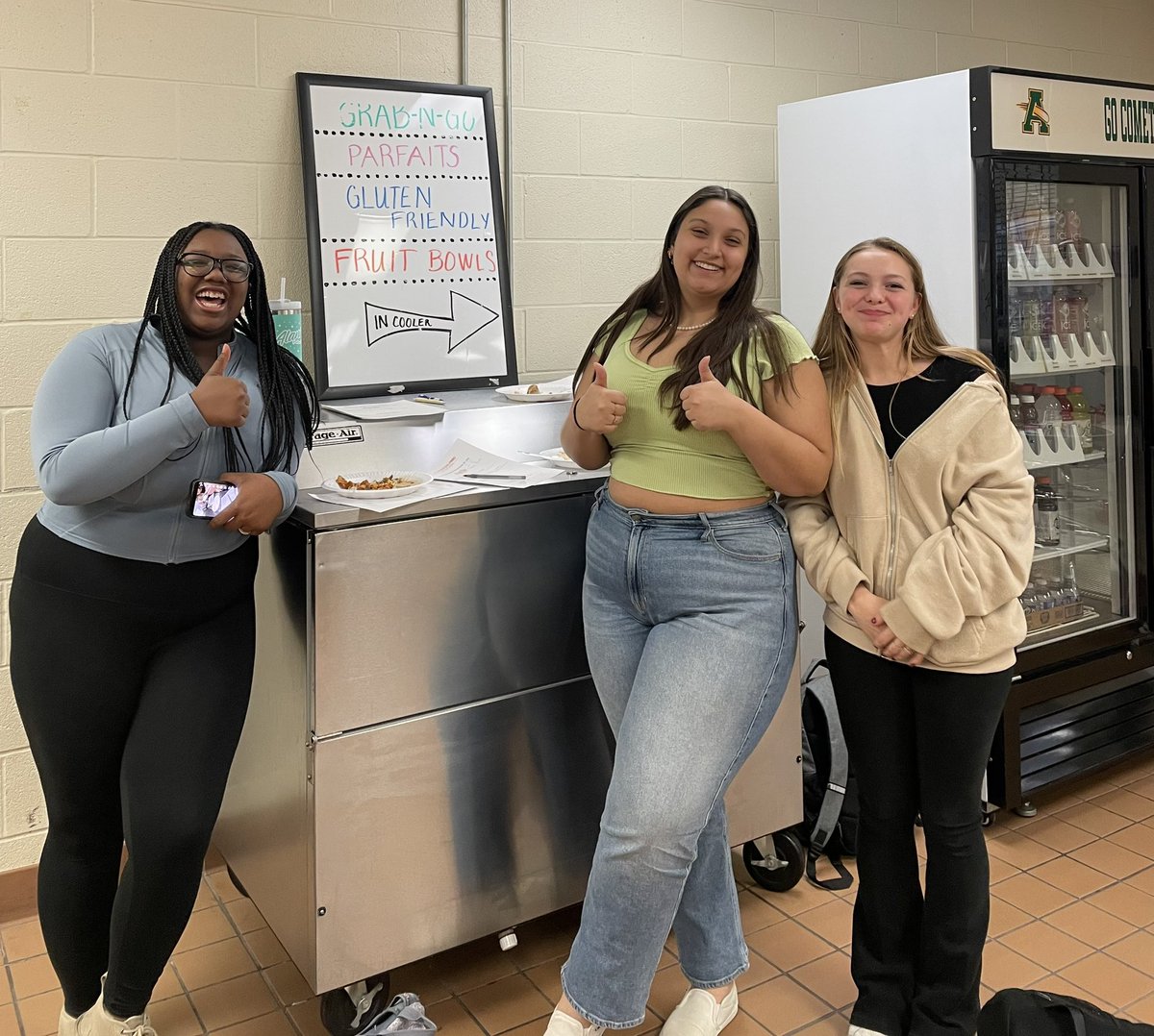 SNS_Amherst's tweet photo. Steele HSโ Student Nutrition Advisory Council (SNAC) tasted some Indian Cuisine today! International Food Solutions came with samples!
@SteelePrincipal @MrToney2 @snaohio @SchoolLunch #CometCuisine #CometCafe @Lincolnyee
I think we have new menu items!!! https://t.co/vdcEKmGYpp