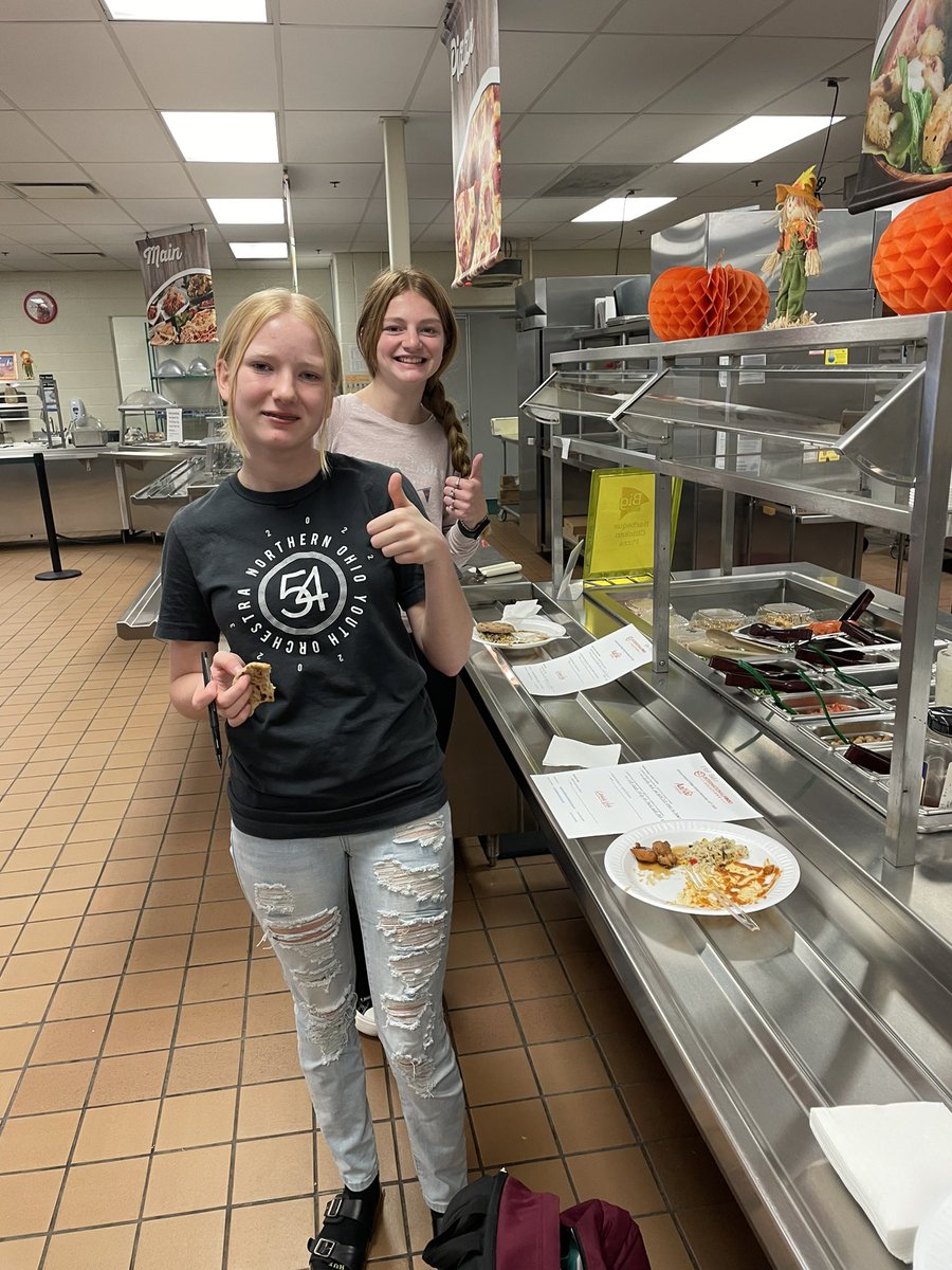 SNS_Amherst's tweet photo. Steele HSโ Student Nutrition Advisory Council (SNAC) tasted some Indian Cuisine today! International Food Solutions came with samples!
@SteelePrincipal @MrToney2 @snaohio @SchoolLunch #CometCuisine #CometCafe @Lincolnyee
I think we have new menu items!!! https://t.co/vdcEKmGYpp